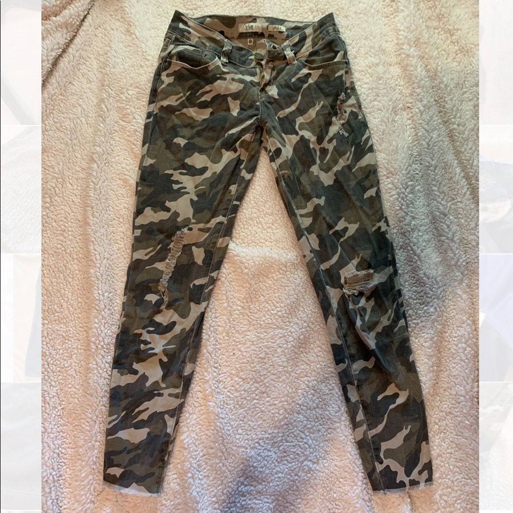 Camo Capri